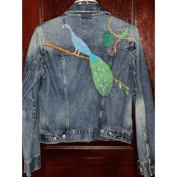 GAP DENIM JACKET EMBROIDERED PEACOCK JEAN BLUE MEDIUM M - Picture 2 of 5